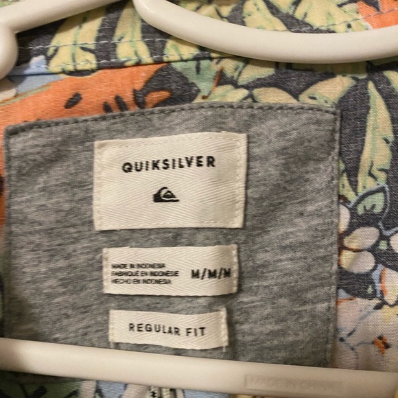 Quicksilver men’s shirt M regular fit. - Picture 2 of 2
